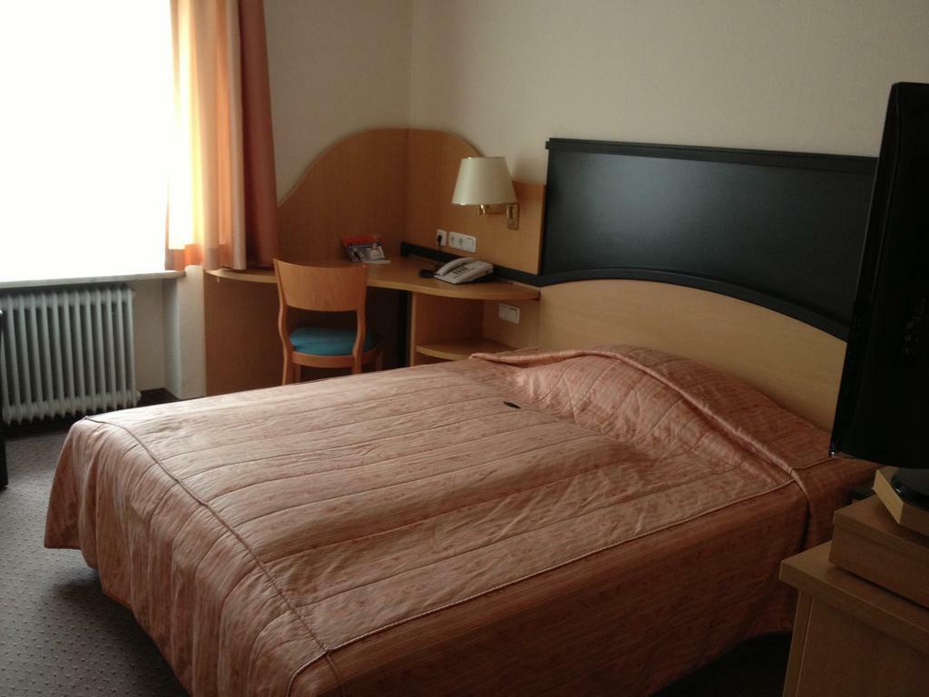 אוגסבורג Privat Hotel Riegele מראה חיצוני תמונה